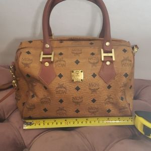 MCM BOSTON BAG W STRAP